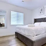 5 Mins To The Falls Brand New Home