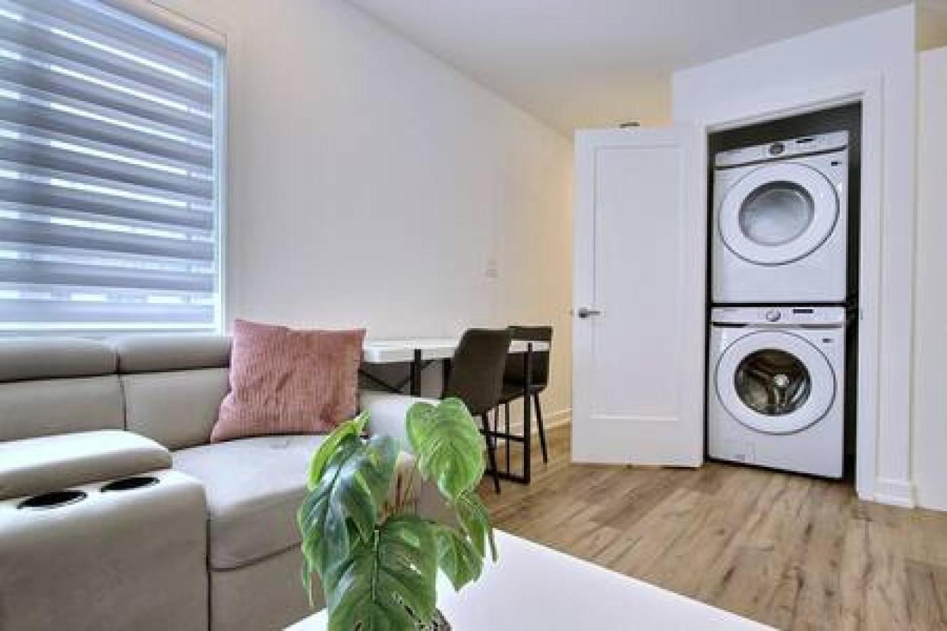 5 Mins To The Falls Brand New Holiday home Niagara Falls